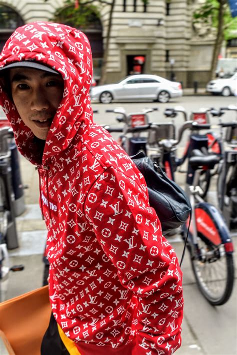 supreme x louis vuitton artikel|louis vuitton supreme foulard.